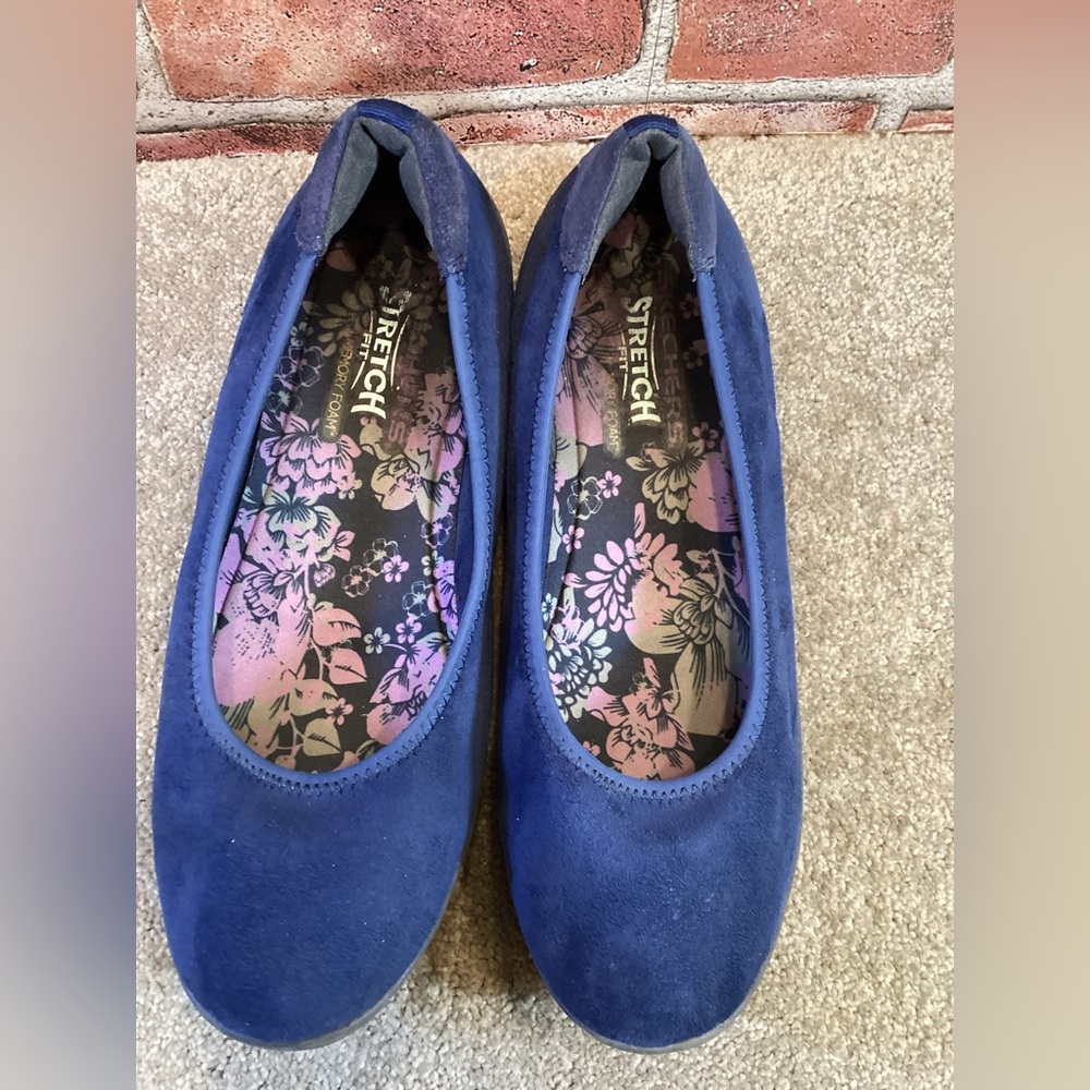 Skechers Women's Navy Suede Slip-On Ballet Flats - Picture 2 of 6